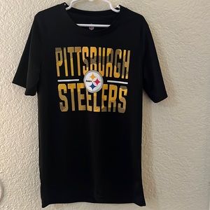 NFL (STEELERS) Shirt. Black & Yellow. Size: Kids Small